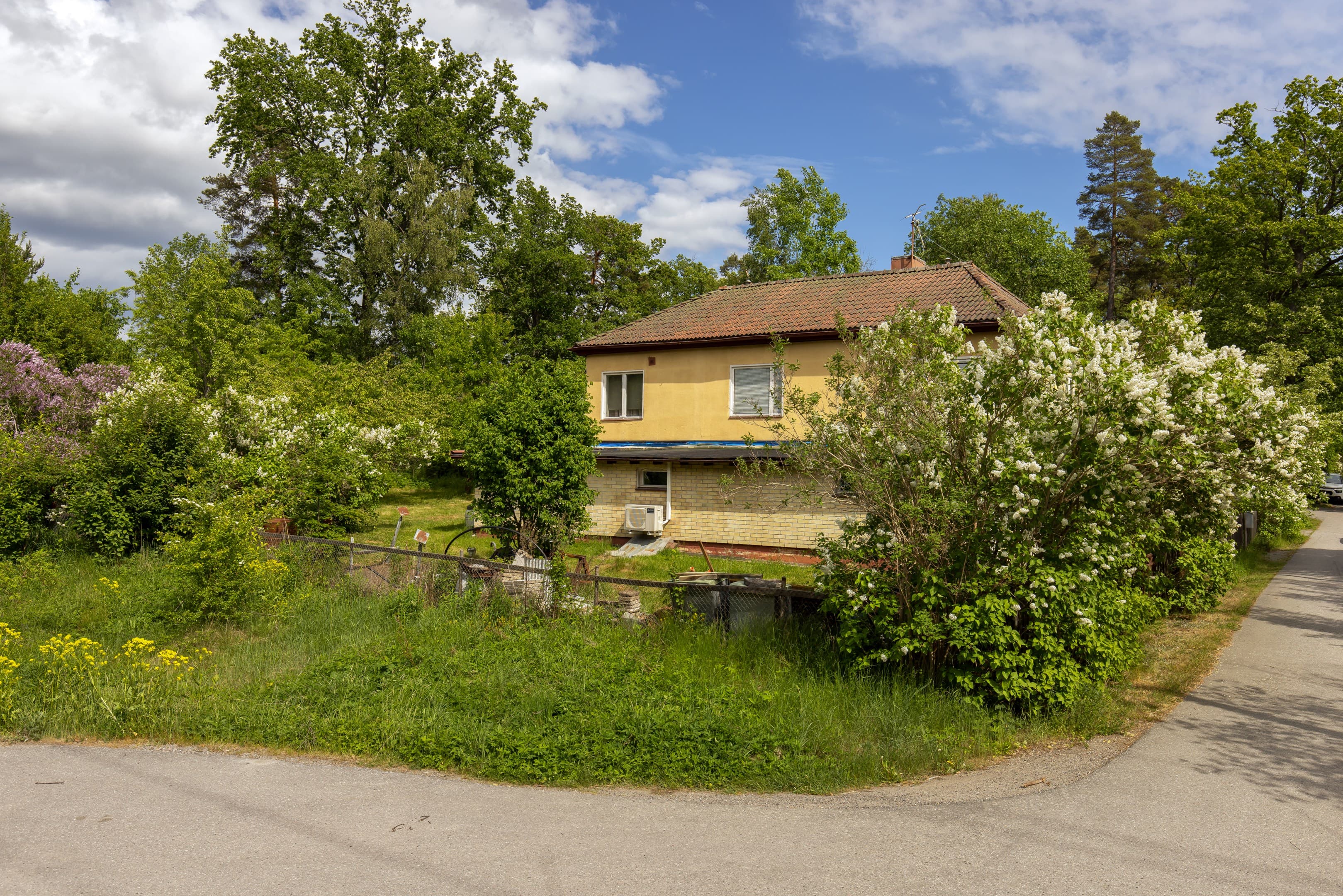 Rödhakevägen 1