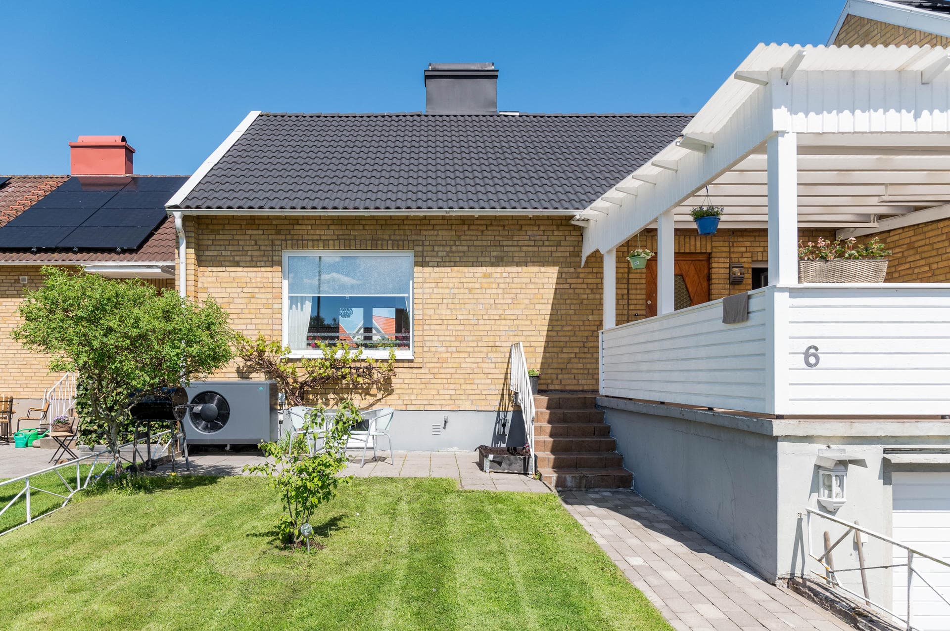 Första radhusvägen 6