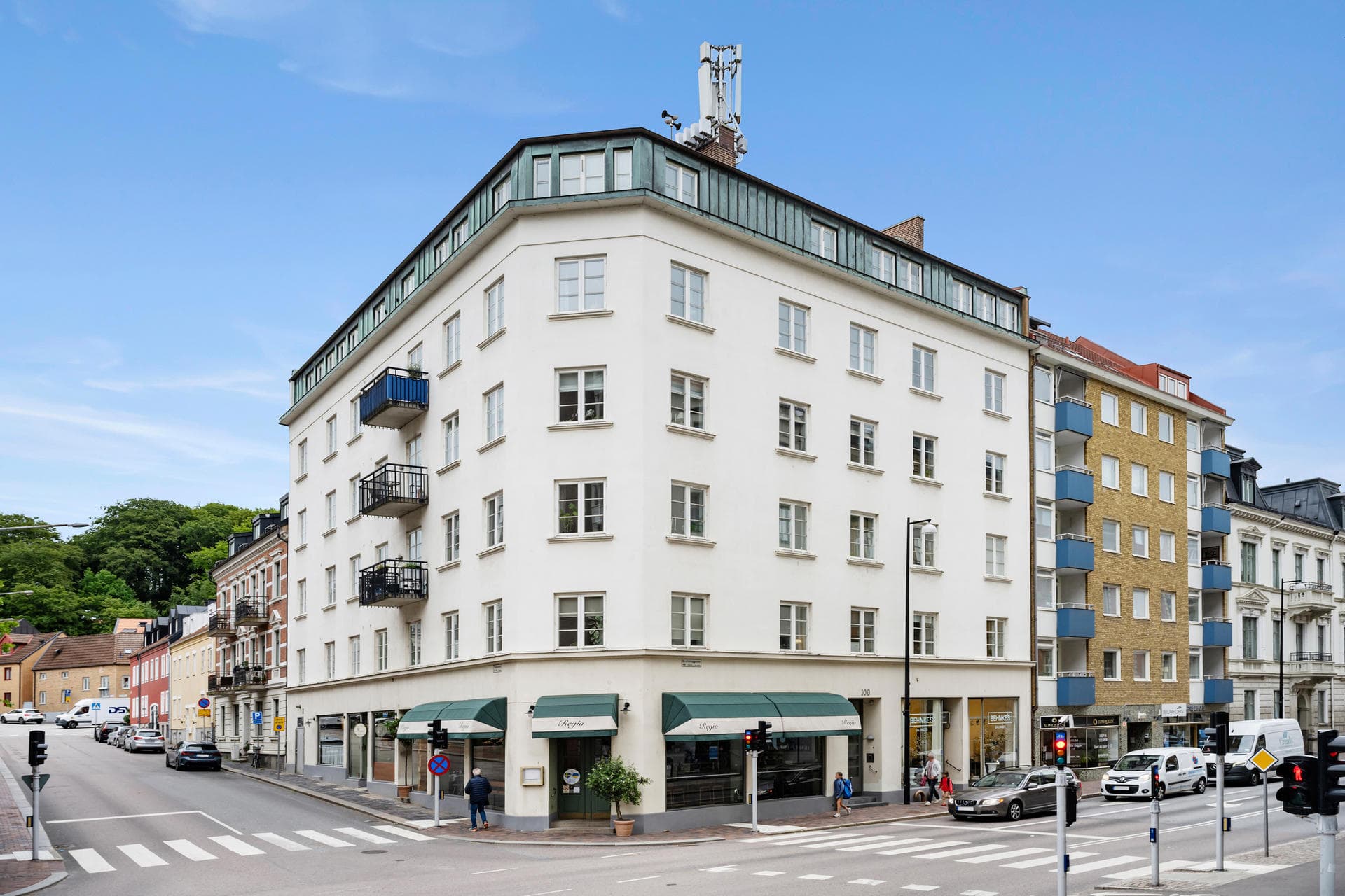 Drottninggatan 100