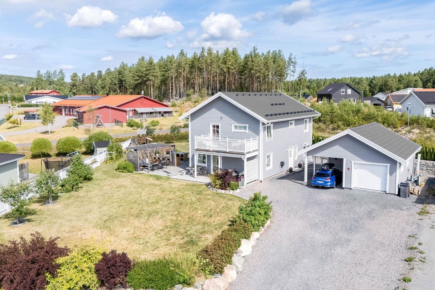 Dora Lindgrens väg 95
