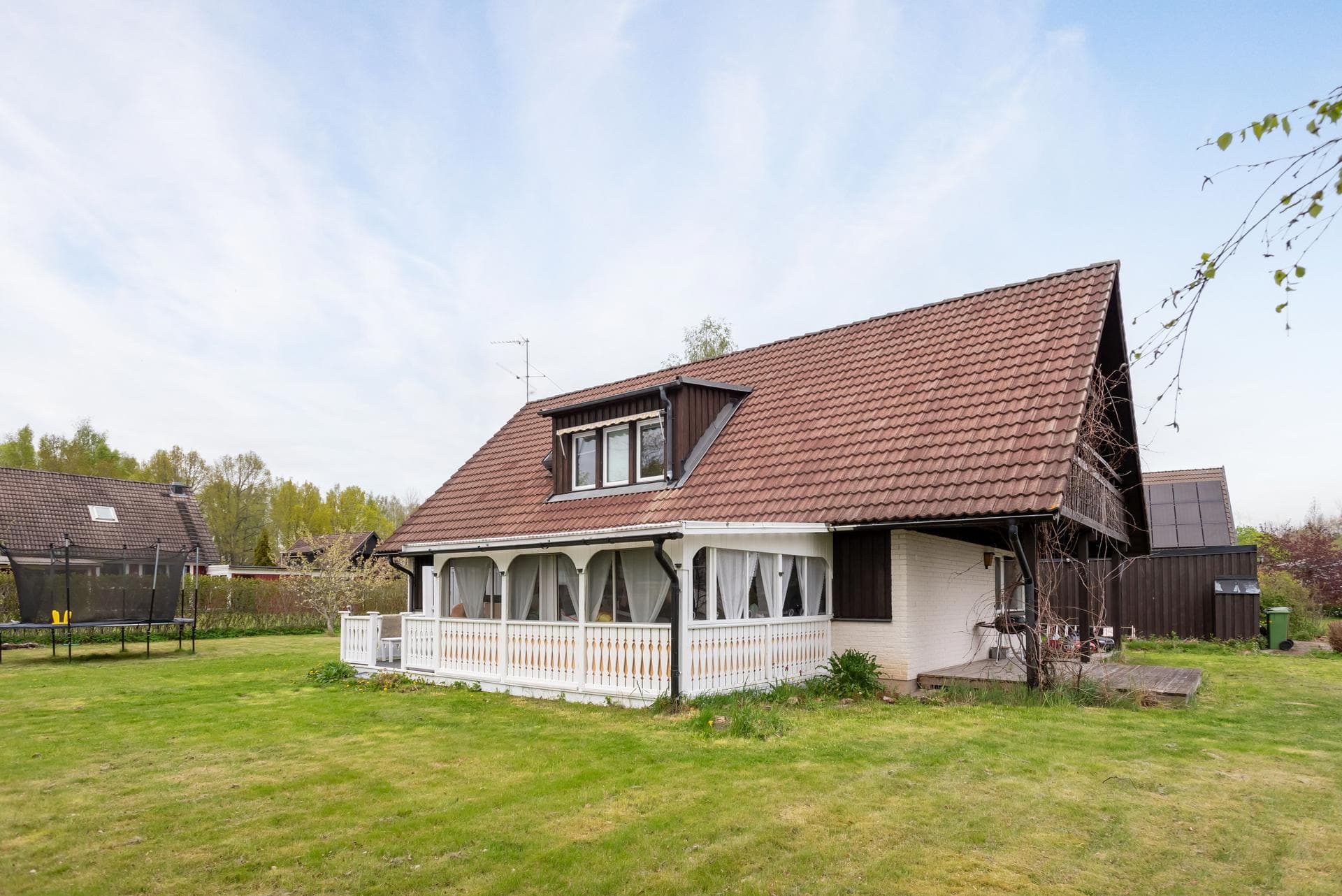 Linfrövägen 16
